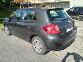 Toyota Auris 1.6 S 5 D Benzin 91 KW - 4
