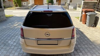 Opel Astra H Combi - 4