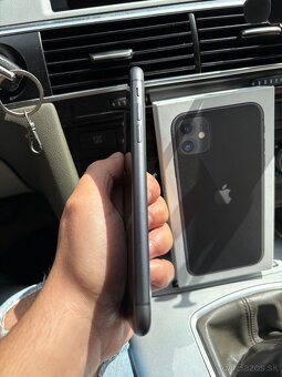 Apple iPhone 11 64GB - 4