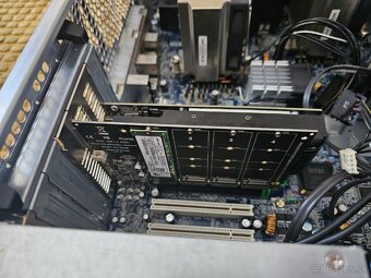 Predám HP Z600 - 4