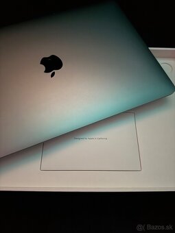 MacBook Air M1 2020 (kozmicky sivá) - 4