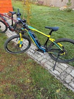 Giant dirt E - 4
