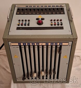 Retro divadelná technika z roku 1976, výrobné číslo 6, 1 kus - 4