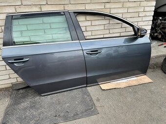 Dveře Passat B7 LK7X komplet - 4