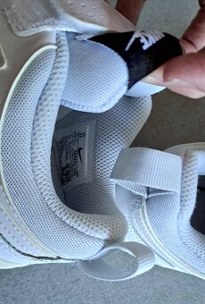 Tenisky Nike č. 33/34 - 4