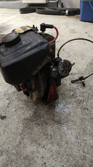 Benzínový dvojtaktny motor - 4