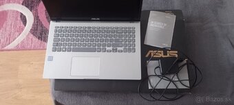 2x Asus VivoBook 15,6" Full HD - 4