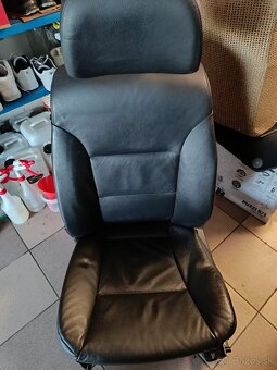 Predám sedačky z E60 - 4