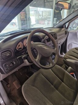 Chrysler voyager 2.8 , nafta , havarovaný - 4