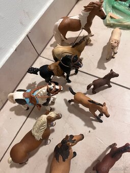 Schleich stajňa - 4