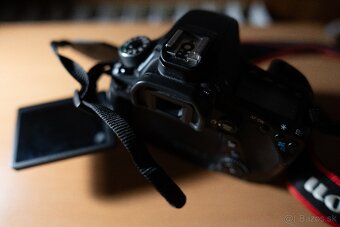 Canon 80D - 4