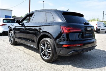 Audi Q5 40 2,0TDI QUATTRO Black Optic - 4