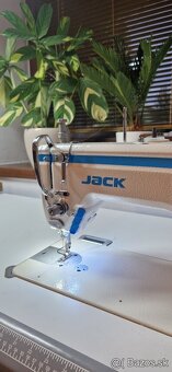 Predám šijací stroj Jack A7 - 4