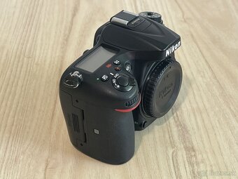Nikon D7200 + 16-80 f2.8-4.0 + 35mm f1.8 + 50mm f1.8 - 4