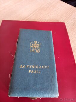 Medaila v etujke za vynikajúci práci. - 4