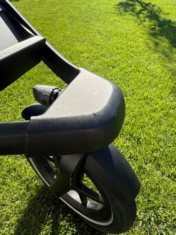 Thule Urban Glide 2 Grey Melange – kočík s vaničkou aj šport - 4