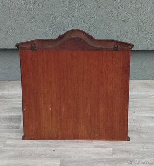 Vitrína nástenná – 68 x 69 x 16 cm. - 4