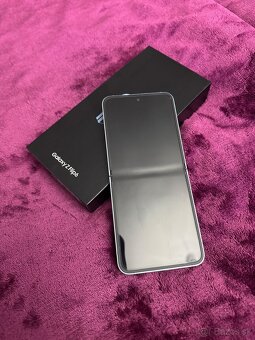 PREDÁM V TOP STAVE SAMSUNG Z FLIP 6 256GB Modrá - 4