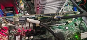 HP Proliant ML310e Gen8 v2 - 4