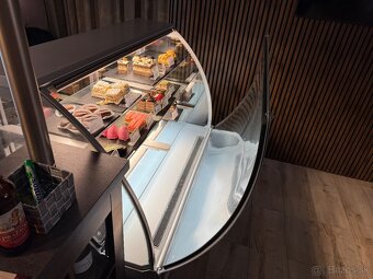 Chladiaca vitrina na Zakusky - 4