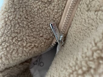 Huňatá kabelka AloYoga - 4