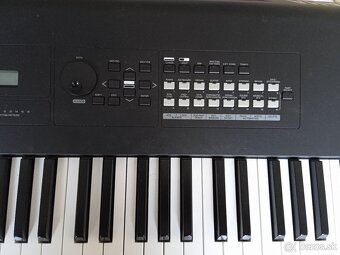 YAMAHA MX 88 - 4