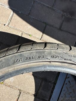 225/35 R19 - 4