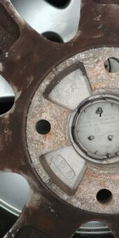 Alu disky originál Peugeot 4×108 6JX15 CH4-27 - 4
