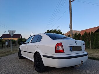 Octavia 1.9Tdi 74kw Tour PD 2010 - 4