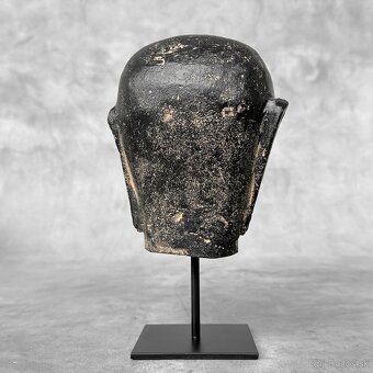 Ručne vyrezávaná lávová hlava Budhu z Jávy na stojane - 4