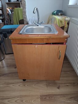 Kuchynský drez so skrinkou - 4