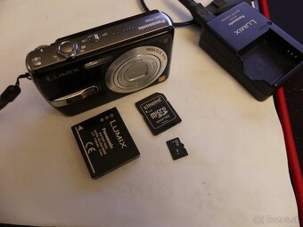 Panasonic Lumix DMC-FX50 - retro, 7,2 Mpx - 4
