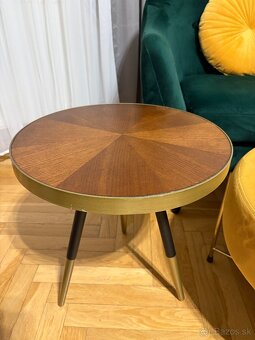 Smaragdové kreslo a stolik - 4