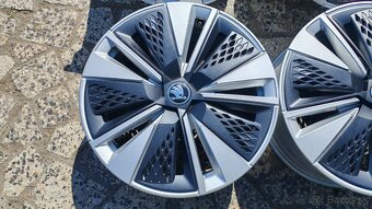 5x112 R17 --- ŠKODA KAROQ - 4