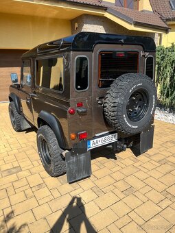DEFENDER 90 - 4