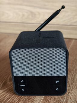LEXON Rádiobudík 3V1 (bezdrôtovú nabíjačku smartfónu) - 4