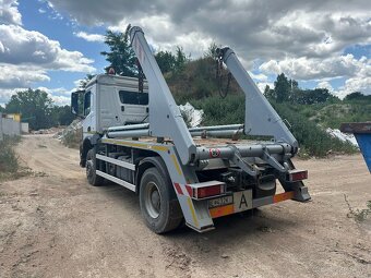 Predám Mercedes Arocs ramenový nosič kontajnerov - 4