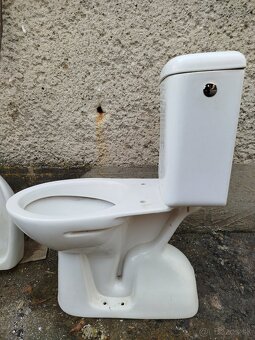 WC záchod, umývadlo - 4