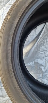 285/40 R22 - 4