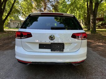 Volkswagen Passat Variant 2.0 TDI EVO Elegance DSG - 4