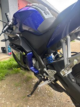 Yamaha YZF-125 - 4