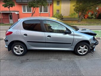 Peugeot 206 1.1i 44kW - 4