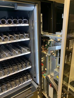 Predám predajný automat Vendo Sanden - 4