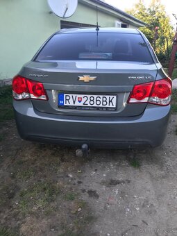 Chevrolet cruze LS 2011 - 4