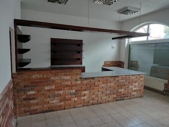 Na prenájom Obchodný priestor v Holíči. - 4