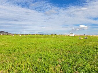 Pozemok 673 m2 v Štitároch s výhľadom na Zobor i Žibricu - 4