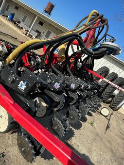 Horsch Väderstad KINZE John Deere a ďalšie - 4