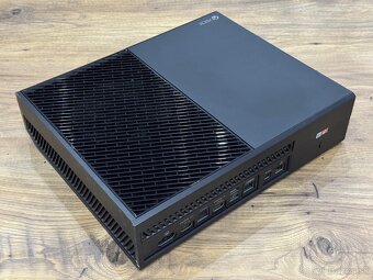 Samostatná herná konzola Xbox One 1TB - 4