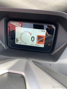 Honda PCX 125 + 35l Smart Top Box - 4