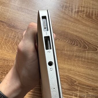 Apple MacBook Air - 4